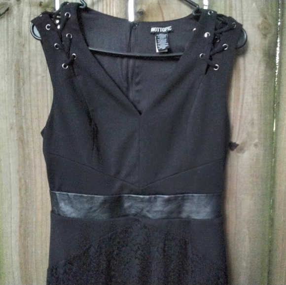 Black Lace Sleeveless Goth/Emo Dress - Picture 3 of 12